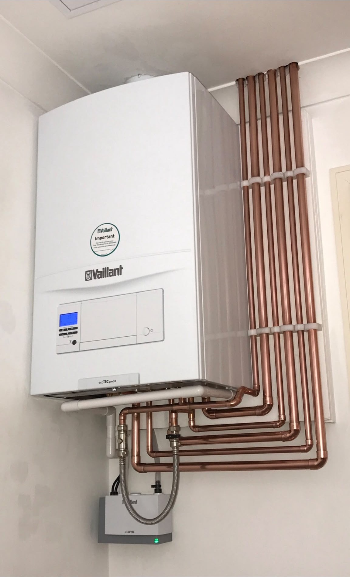 Vaillant ecoTEC pro combi boiler installation in London