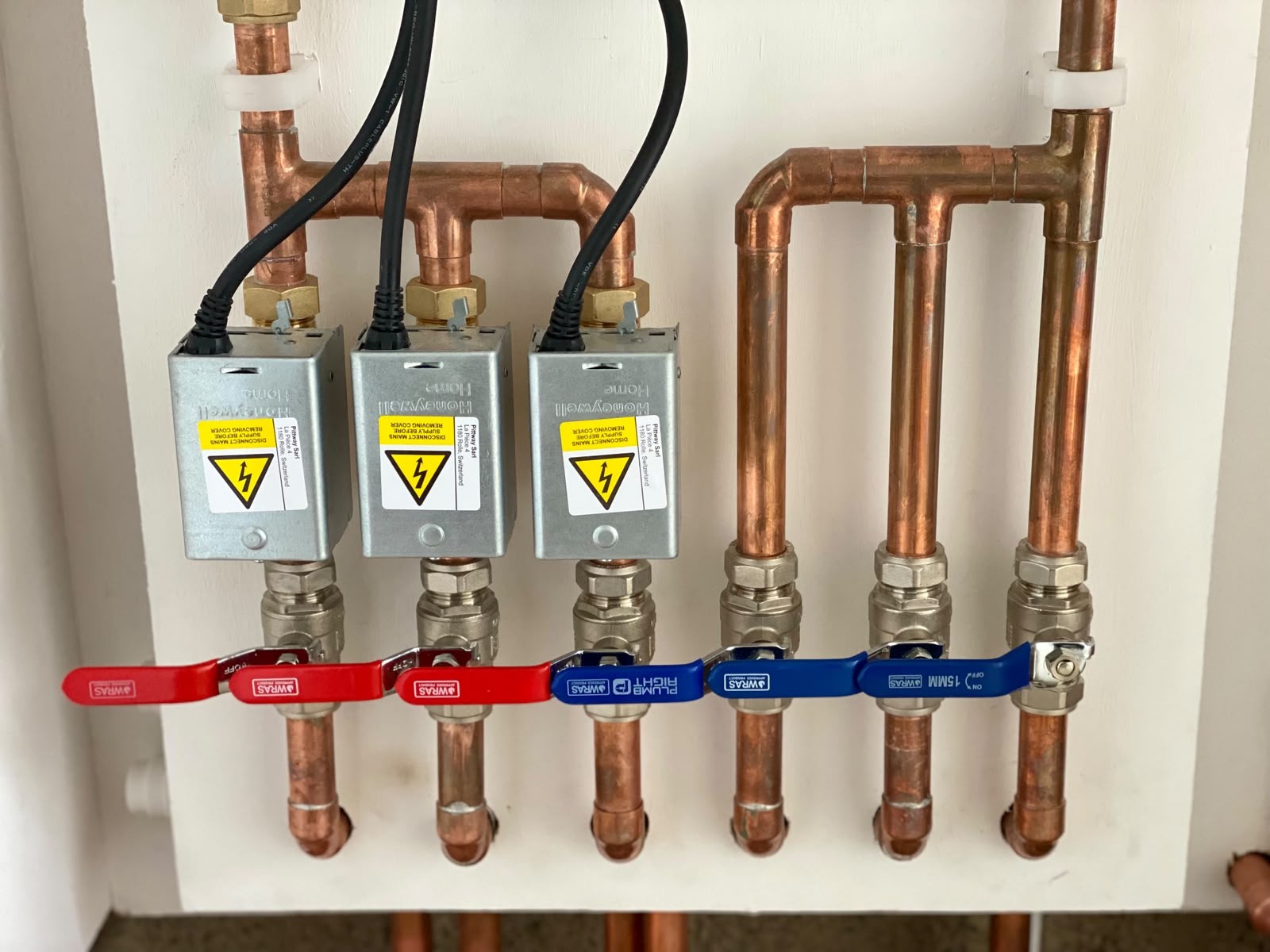 Honeywell zone valves wired for a multi-zone heating system in London