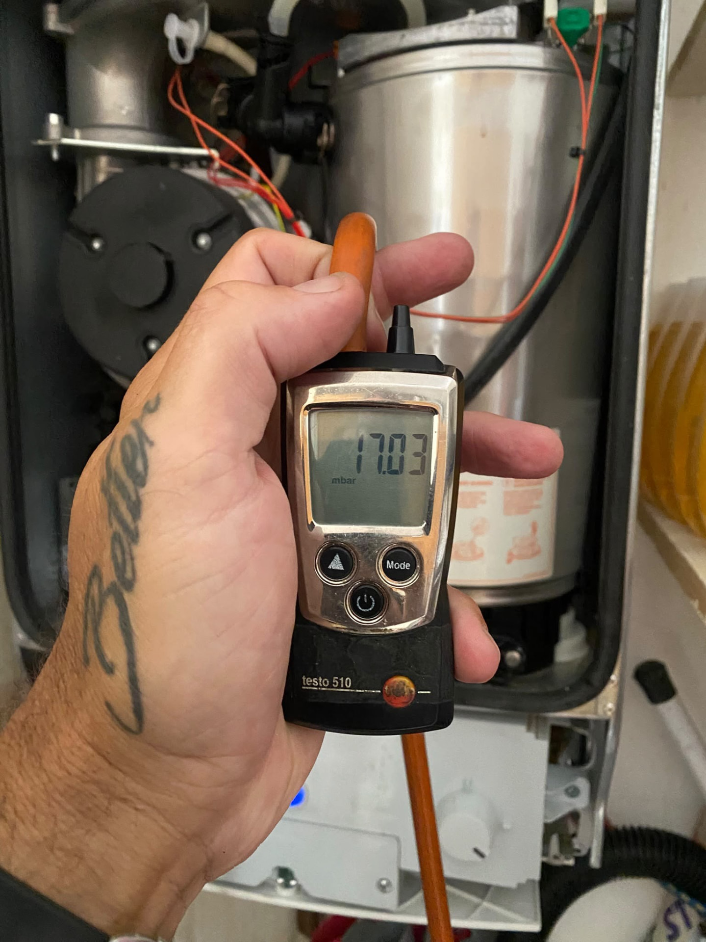 Testo digital manometer gas working pressure test on a London boiler service